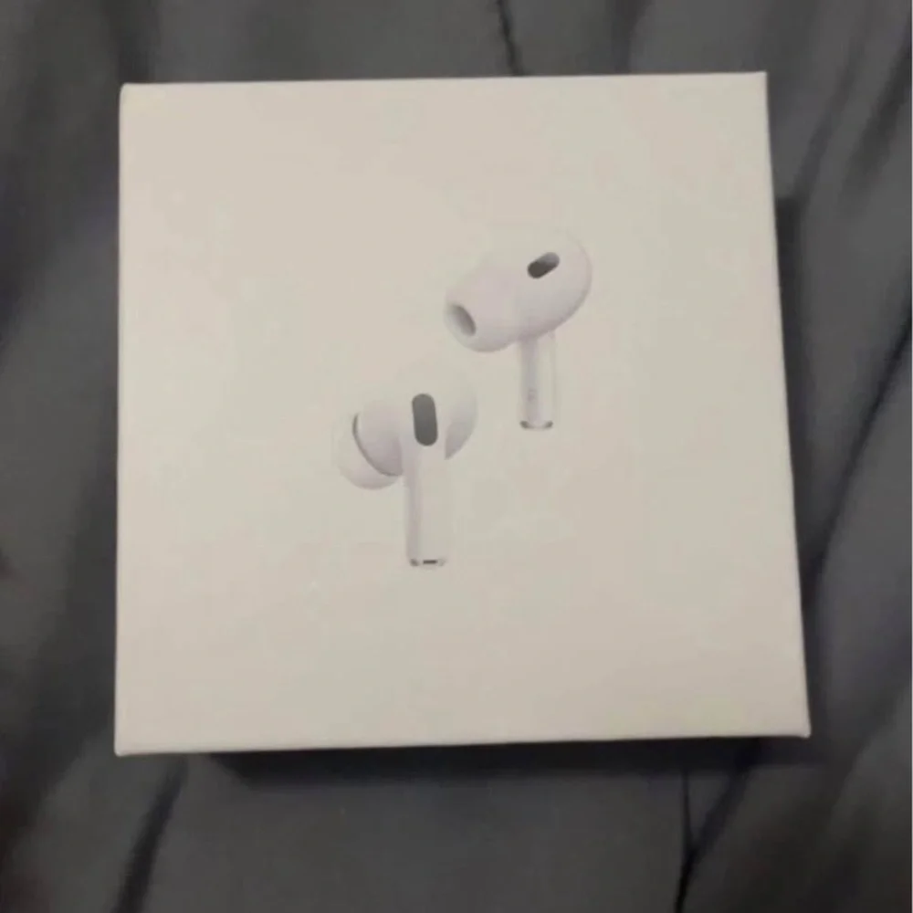 Apple AirPods Pro - Sleek White Design